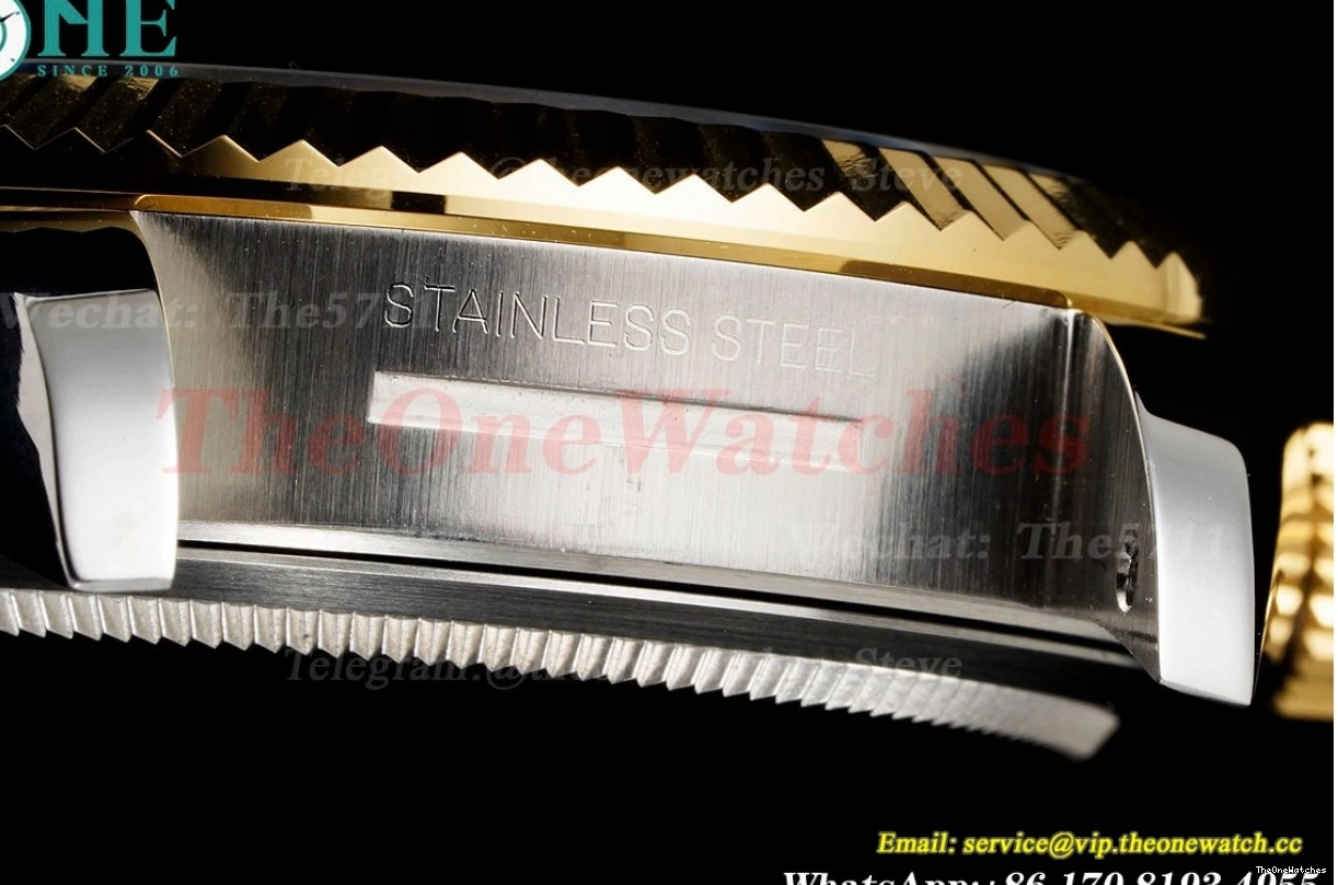 Oyster 326933 FNF YG SS Stk SkyDweller A9001 42mm White 1220